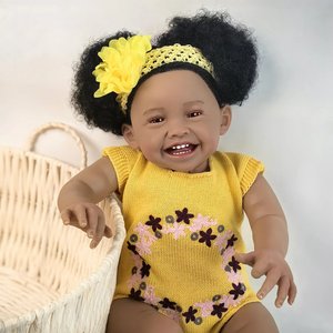 Souriant peau noire nouveau-né corps en Silicone souple <span class=keywords><strong>60cm</strong></span> poupée <span class=keywords><strong>Reborn</strong></span> réaliste vrai bébé fille cadeau - Product Image 2