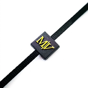 Alta calidad 3D en relieve Logo etiqueta colgante cuerda plástico poliéster cuerda ropa etiquetas para ropa zapatos accesorios de equipaje <span class=keywords><strong>gratis</strong></span> - Product Image 2