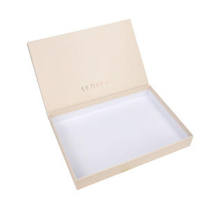 Caja de Cartón Corrugado con Tapa Cuadrada y Divisores para Frutas, Regalos y Entrega de Alimentos, con Impresión en Relieve - Product Image 1