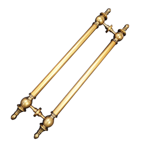 Poignées de porte d'hôtel modernes en laiton sur mesure, poignées longues en cuivre pour portes d'entrée, idéales pour les centres commerciaux de Dubaï et les <span class=keywords><strong>palais</strong></span> saoudiens, barres de traction - Product Image 1