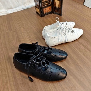 Chaussures plates Mary Jane en cuir véritable à bout pointu, à lacets, respirantes, pour femmes, blanches et noires, avec design à bride en T - Product Image 2