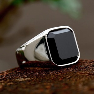 Yunnique Anillo de ónix negro de acero inoxidable para hombre con engaste geométrico octogonal, joyería de regalo - Product Image 1