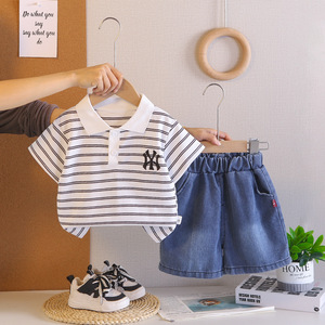 Completo Estivo 2026 Nuovo Set T-shirt e Pantaloncini per Neonato in Cotone Denim con Stampa Lettere, Manica Corta, Due Pezzi - Ingrosso - Product Image 4