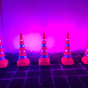 Cône de signalisation pliable d'urgence pour la circulation, 90 cm |   Cône de signalisation routière rétractable lumineux avec LED œil de poulet - Product Image 4
