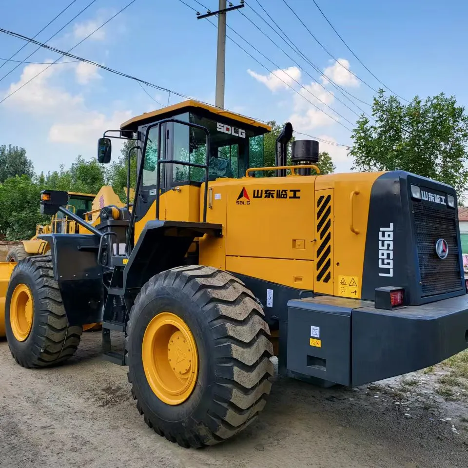 Cargador de ruedas usado, equipo de construcción Sdlg L955f LG956, a buen precio, en venta