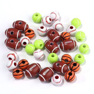50 piezas/bolsa de cuentas acrílicas de pelota deportiva para pulseras, dijes de fútbol, baloncesto, rugby, varios tipos de cuentas sueltas para la fabricación de joyas - Product Image 1