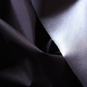 Tissu softshell durable, respirant, extensible dans les quatre sens, hydrofuge, en polyester, pour vêtements de montagne, provenant de Chine. - Product Image 5