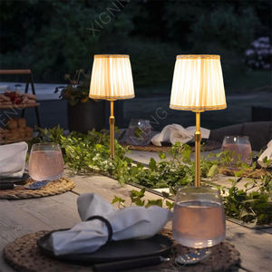 Lampada da Tavolo Ricaricabile Senza Fili con <span class=keywords><strong>Paralume</strong></span> in Tessuto Personalizzato e Base in Metallo Retrò, Stile Americano - Product Image 4