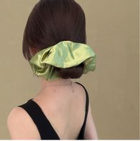 Chouchous en satin de soie faits main, directement de l'usine, avec carte d'identité et logo personnalisé, attaches pour cheveux haut de gamme pour boutiques, salons et cadeaux