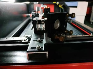 Machine de découpe <span class=keywords><strong>laser</strong></span> CO2 <span class=keywords><strong>VEVOR</strong></span> 80W 700x500mm avec gravure rotative, idéale pour le bois, le papier, l'acrylique, la pierre, le plastique, le verre et le <span class=keywords><strong>laser</strong></span>. - Product Image 3