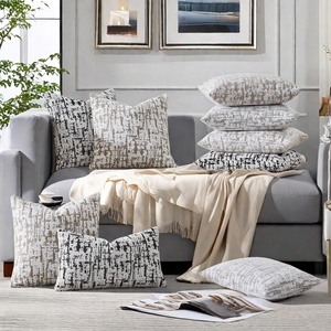 Venta caliente 2025 <span class=keywords><strong>fundas</strong></span> de cojines decorativos con <span class=keywords><strong>textura</strong></span> nórdica Jacquard Chenille rayas <span class=keywords><strong>fundas</strong></span> de almohada decorativas - Product Image 3