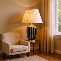 Lampe de table en céramique de style américain, luxe léger, simple, décorative pour chambre à coucher, salon, bureau et modèle moderne