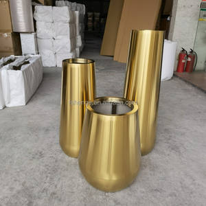 אגרטל פרחים גדול לעיצוב לובי וגן של מלון יוקרה / עציץ מתכת מלאכותי מפלדת אל חלד בצבע זהב לסלון - Product Image 3