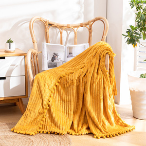 Couverture à pompons couleur unie Strength Factory en velours magique et flanelle, style Ins, super douce, en polyester, toutes saisons, personnalisable <span class=keywords><strong>TWQ</strong></span> - Product Image 2