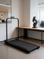 Équipement de gymnastique à domicile unisexe tapis de course VR durable avec station d'entraînement de la poitrine moteur électrique de bonne qualité pour l'entraînement
