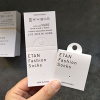 Étiquette en papier pliable de chaussette personnalisée bon marché de 250g d'épaisseur avec logo de marque imprimé
