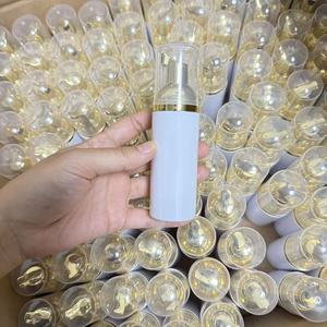 Botella de Espuma Blanca con Bomba Electrochapada, Dispensador de Espuma Facial de Plástico Vacío para Limpiador Facial - Product Image 1