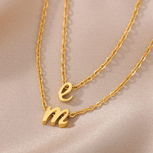 Ciondolo con Iniziale 26 Lettere dell'<span class=keywords><strong>Alfabeto</strong></span>, Impermeabile, Placcato Oro 18K, in Acciaio Inossidabile, Stile Vintage, Gioiello alla Moda con Catena, per Anniversario - Product Image 4