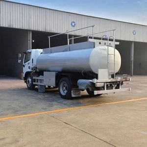 Vente directe usine DongFeng 4*2 Camion-citerne à carburant de 8000 litres, Citerne à carburant aéronautique de 8 mètres cubes en Afrique du Sud - Product Image 4
