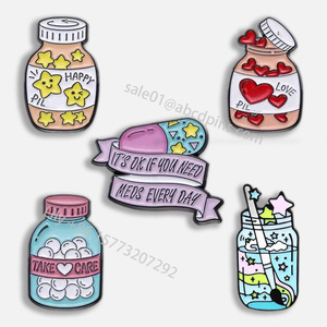 Moda dibujos animados medicina cuidar botella broche enfermera Linda píldora cápsula botella diseño aguja solapa Pin - Product Image 1