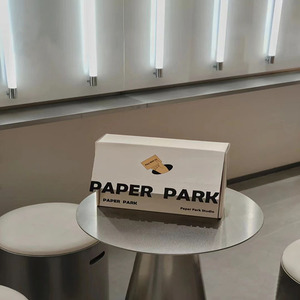 Caja de Regalo Plegable de Cartón Corrugado con Diseño Creativo de Letras Inglesas Troqueladas, Tamaño Personalizado, Laminación Mate, Grabado en Relieve, Moderna - Product Image 2