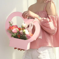 Boîte cadeau en carton blanc en forme de cœur, avec poignée longue, pour arrangements floraux frais, emballage de fêtes, thème amour