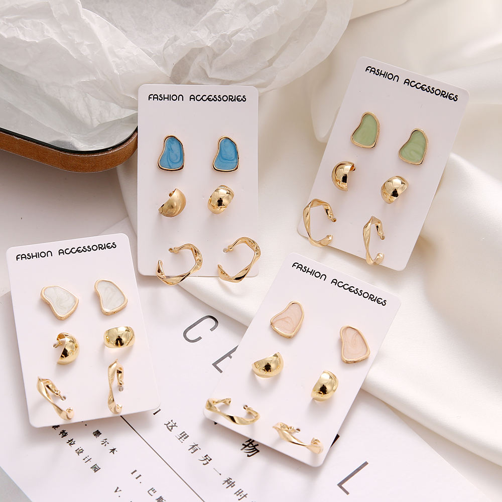 VKME Wholesale Fashion Gold Plated Acrylic Resin Stud Earrings