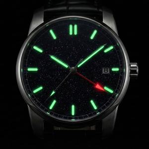 นาฬิกา GMT สำหรับผู้ชาย ตัวเรือนสแตนเลส หน้าปัดสีน้ำเงินอะเวนเจอรีน สายหนัง แสดงวันที่ นาฬิกาข้อมือเรียบง่าย ผลิตตามสั่งจากโรงงาน - Product Image 3