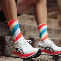 Chaussettes de compression de course Marathon Logo personnalisé Polyester Nylon Chaussettes de course à pied personnalisées Coolmax Chaussettes de performance de haute qualité