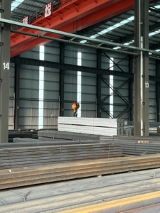 Acier profilé en U/C <span class=keywords><strong>de</strong></span> haute qualité, sur mesure, directement <span class=keywords><strong>de</strong></span> l'usine, pour <span class=keywords><strong>la</strong></span> construction <span class=keywords><strong>de</strong></span> structures en acier - Product Image 3