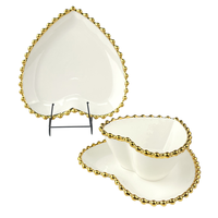 Ensemble d'assiettes et de bols en céramique à bord doré au design moderne motif écologique «Dissections with Love» pour les fêtes et les événements