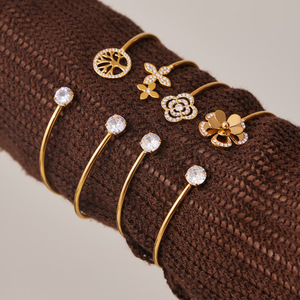 Pulsera de Zirconia Life Tree con Diseño de Mariposa para Mujer, Joyería Personalizada Abierta y Ajustable, Banda de Acero Inoxidable Chapada en Oro de 18K - Product Image 1