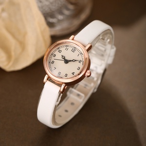 Nouvelle montre à quartz décontractée et tendance pour femme, petit cadran, style transfrontalier, en stock - Product Image 2