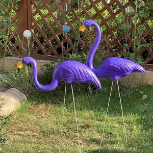 庭の装飾のための新しいデザインの紫色のフラミンゴ装飾品