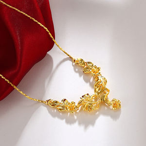 Vente en gros de bijoux en <span class=keywords><strong>or</strong></span> <span class=keywords><strong>rose</strong></span> <span class=keywords><strong>18</strong></span> <span class=keywords><strong>carats</strong></span>, <span class=keywords><strong>collier</strong></span> vintage avec pendentif en forme de grande fleur en <span class=keywords><strong>or</strong></span> - Product Image 3