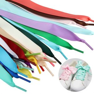 เชือกผูกรองเท้าผ้าไหมแบบแบนสองชั้น ขนาด 2 ซม. สีสันสดใส เรียบลื่น สำหรับเด็กและผู้ใหญ่ ใช้กับรองเท้าผ้าใบและรองเท้าลำลอง - Product Image 1