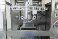 Emballage automatique pour aliments secs pour animaux de compagnie de qualité supérieure Machine de remplissage et d'emballage verticaux déshydratés pour sacs de sachets pour aliments pour chiens
