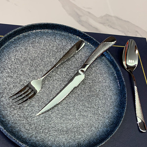 DF BC Fashion Nouveauté Spéciale – Couverts en Acier Inoxydable à Manche Martelé : Couteau de Table, Couteau à Steak, Fourchettes de Table, Fourchettes à Dessert – Personnalisables - Product Image 2