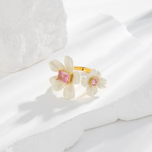 Muyu White Flower Open Ring With Pink Zircon Bezel Setting For Party Fashion Jewelry - Product Image 4