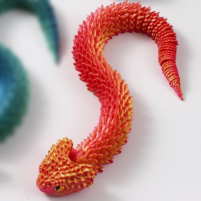Serpent à bouche ouverte en or rouge de 25 cm