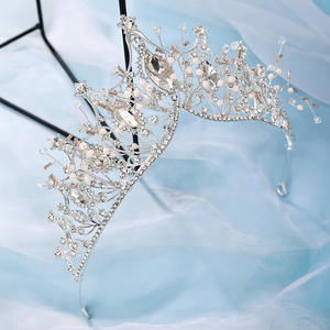 Accessori di abbigliamento da sposa di lusso 2023 copricapo da sposa fatti a mano con corona di fiori e strass - Product Image 4