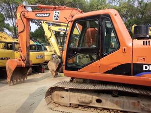 รถขุดมือสอง DOOSAN DH150LC-7 รุ่นปี 2015 สภาพดี ของแท้ น้ำหนักบรรทุก 15 ตัน กำลัง 71 กิโลวัตต์ ชั่วโมงการทำงานต่ำ ปั๊มเดิม - Product Image 3