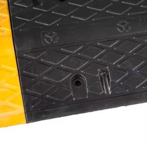 रबर औद्योगिक गति टक्कर से सड़क सुरक्षा के लिए रबर औद्योगिक गति टक्कर से पीली और काले आउटडोर वाटरप्रूफ उच्च गुणवत्ता - Product Image 2