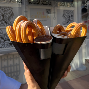Caja <span class=keywords><strong>para</strong></span> <span class=keywords><strong>Churros</strong></span> con Compartimento <span class=keywords><strong>para</strong></span> Salsa, Cartón Rígido Kraft <span class=keywords><strong>para</strong></span> Llevar con Chocolate, Certificado FSC, Libre de PFAS - Product Image 1