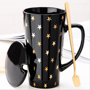 Tasse à café en céramique noire avec logo doré pour la fête des pères avec couvercle et cuillère - Product Image 2