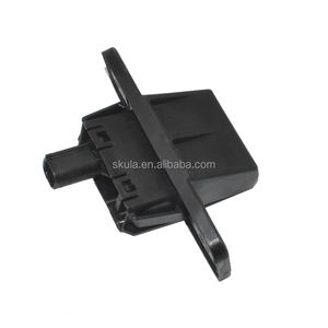 Piezas de automóvil Skula, interruptor de <span class=keywords><strong>maletero</strong></span> trasero para <span class=keywords><strong>Mazda</strong></span>, para Axela, para Atenza, para Axela, para Atenza, para <span class=keywords><strong>Mazda</strong></span>, para Axela, para Atenza, y para <span class=keywords><strong>Mazda</strong></span>, para la parte trasera del <span class=keywords><strong>maletero</strong></span>, para la parte de coche, de la de - Product Image 1