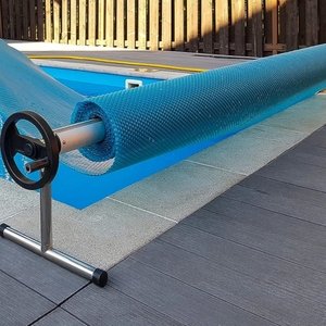 Cubierta solar automática de la piscina de la espuma de la burbuja del PE del <span class=keywords><strong>precio</strong></span> barato al por mayor - Product Image 6