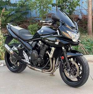 Moto Suzuki Bandit 1250 d'occasion, directement de l'usine, avec moteur 1255cc refroidi par eau, DOHC, quatre cylindres en ligne, comparable aux voitures neuves - Product Image 4