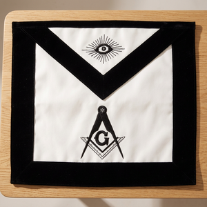 Delantal Masónico de Maestro Masón Single Star Trader con Símbolo del Compás Cuadrado y Ojo que Todo lo Ve, Ribete Negro, Fondo Blanco, Accesorio Formal - Product Image 1