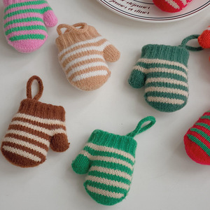 2025 noël Mini gants en tricot de noël décorations suspendues fête d'hiver ornements d'arbre de noël - Product Image 3